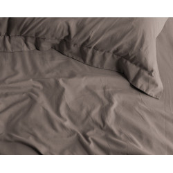Faconlagen Primavera Deluxe Taupe 100% Bomuldssatin fra MyTrendyHome.dk