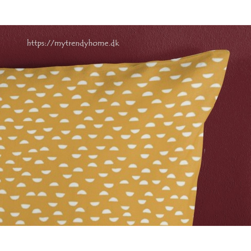 Bomuldssatin sengetøj Nevine med mandala ornament fra MytrendyHome.dk