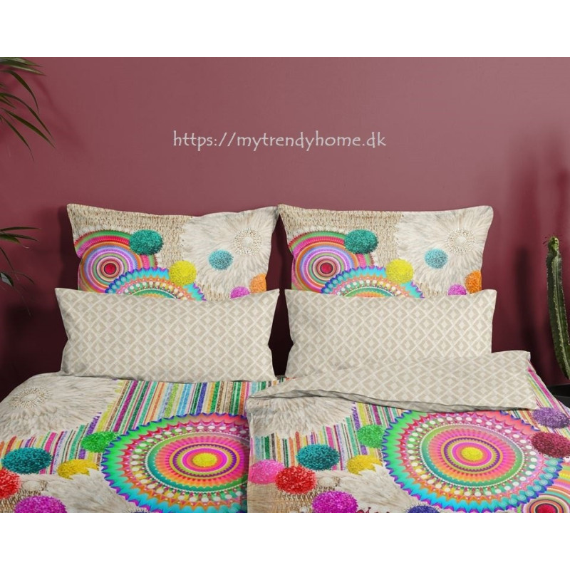Bomuldssatin sengetøj Inessa med mandala ornament fra MytrendyHome.dk