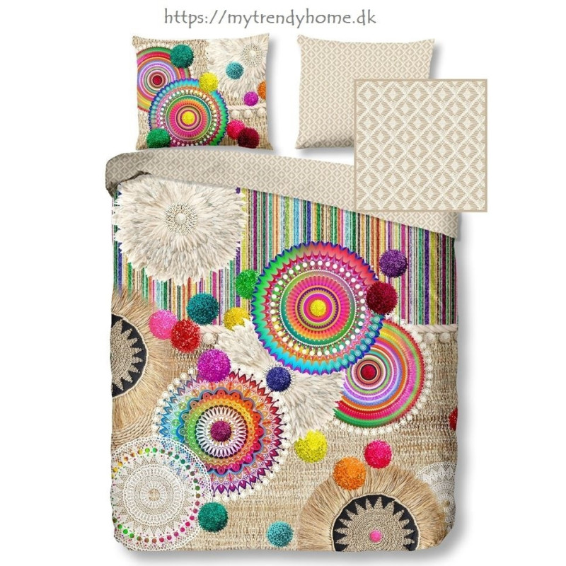 Bomuldssatin sengetøj Inessa med mandala ornament fra MytrendyHome.dk