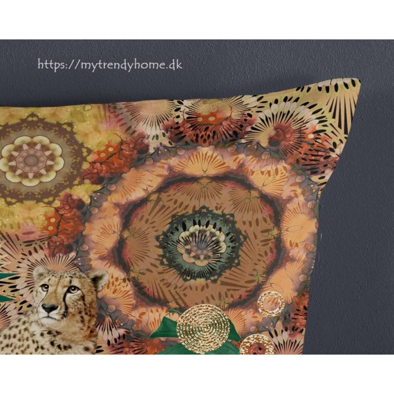 Bomuldssatin sengetøj Zenta med mandala ornament fra MytrendyHome.dk