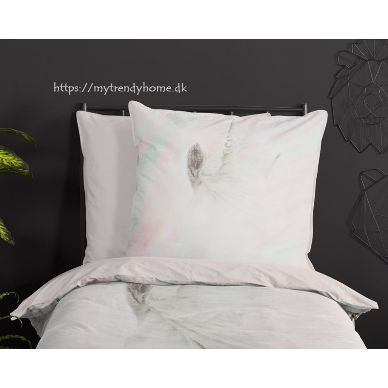 Børnesengetøj Fluffy med hvid Enhjørnet fra MyTrendyHome.dk