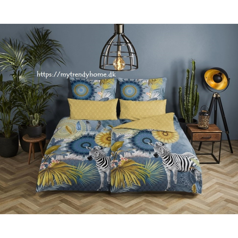Bomuldssatin sengetøj Laska Blue med mandala ornament fra MytrendyHome