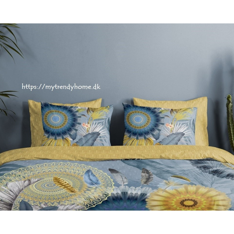 Bomuldssatin sengetøj Laska Blue med mandala ornament fra MytrendyHome