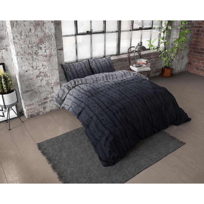 Flonel sengesæt Dante Anthracite med strik mønster fra MytrendyHome.dk