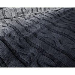 Flonel sengesæt Dante Anthracite med strik mønster fra MytrendyHome.dk