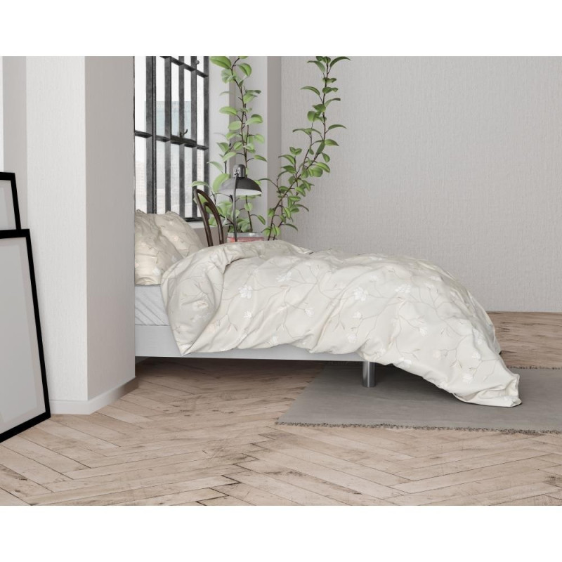 Flonel sengesæt Caitlyn Sand med delikat blomster fra MytrendyHome.dk