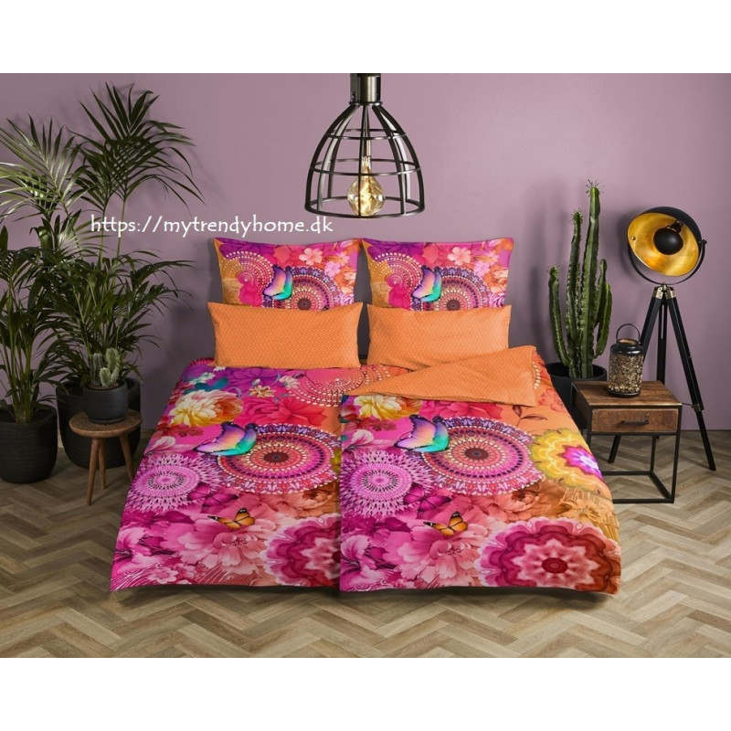 Bomuldssatin sengetøj Ziva med mandala ornament fra MytrendyHome.dk