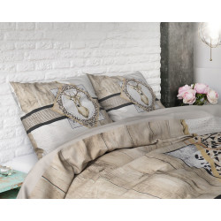 Sengesæt Wood Deer Taupe med hjorte i 100% bomuld fra MyTrendyHome.dk