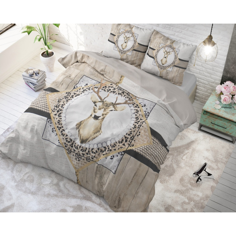 Sengesæt Wood Deer Taupe med hjorte i 100% bomuld fra MyTrendyHome.dk