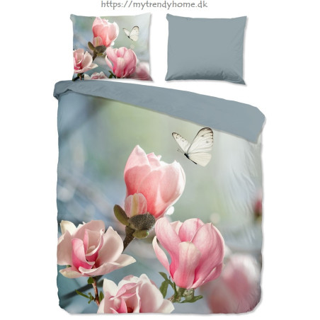 Sengesæt Magnolia med blomster og sommerfugl fra MyTrendyHome.dk