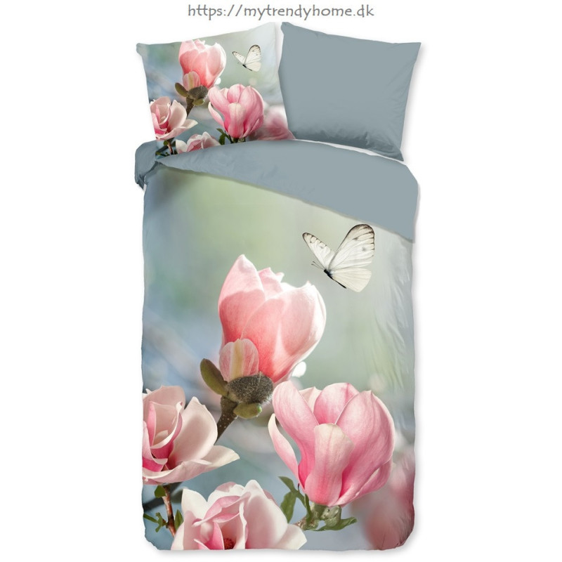 Sengesæt Magnolia med blomster og sommerfugl fra MyTrendyHome.dk