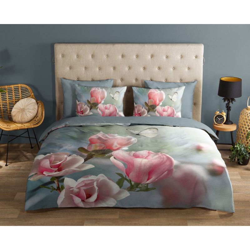 Sengesæt Magnolia med blomster og sommerfugl fra MyTrendyHome.dk