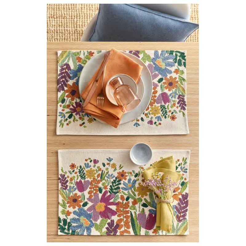 Gobelin Billedvævet stof dækkeserviet Frisco med Blomster motiv i navy blå og råhvid farver fra MyTrendyHome.dk