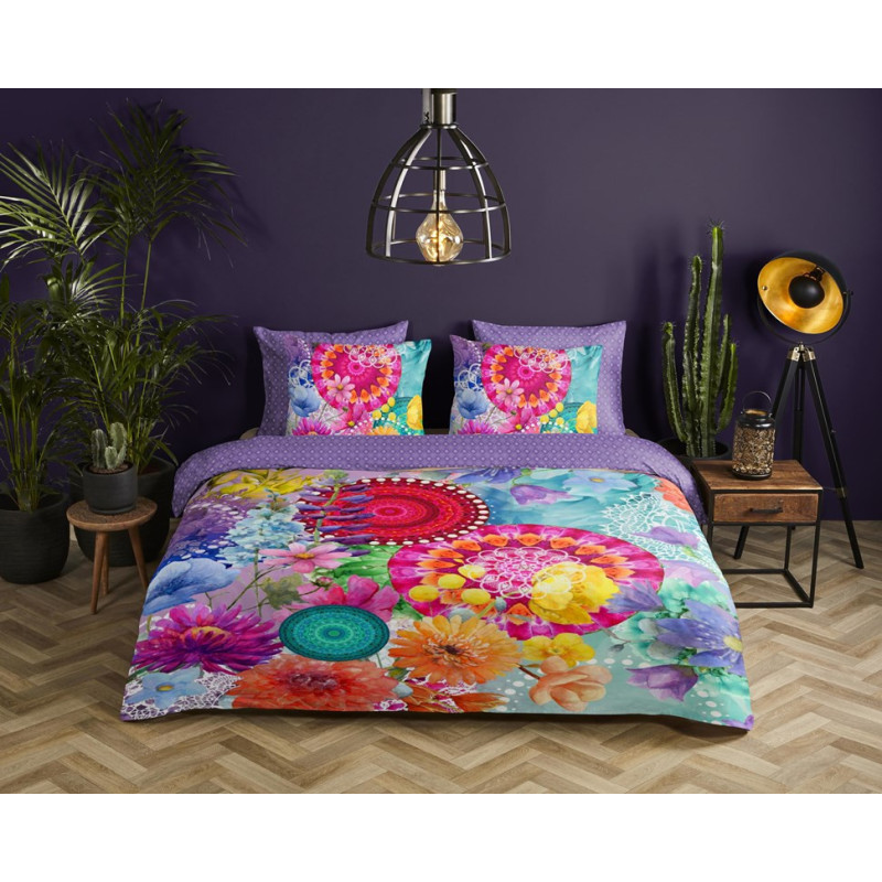 Bomuldssatin sengetøj Vitori med mandala ornament fra MytrendyHome.dk