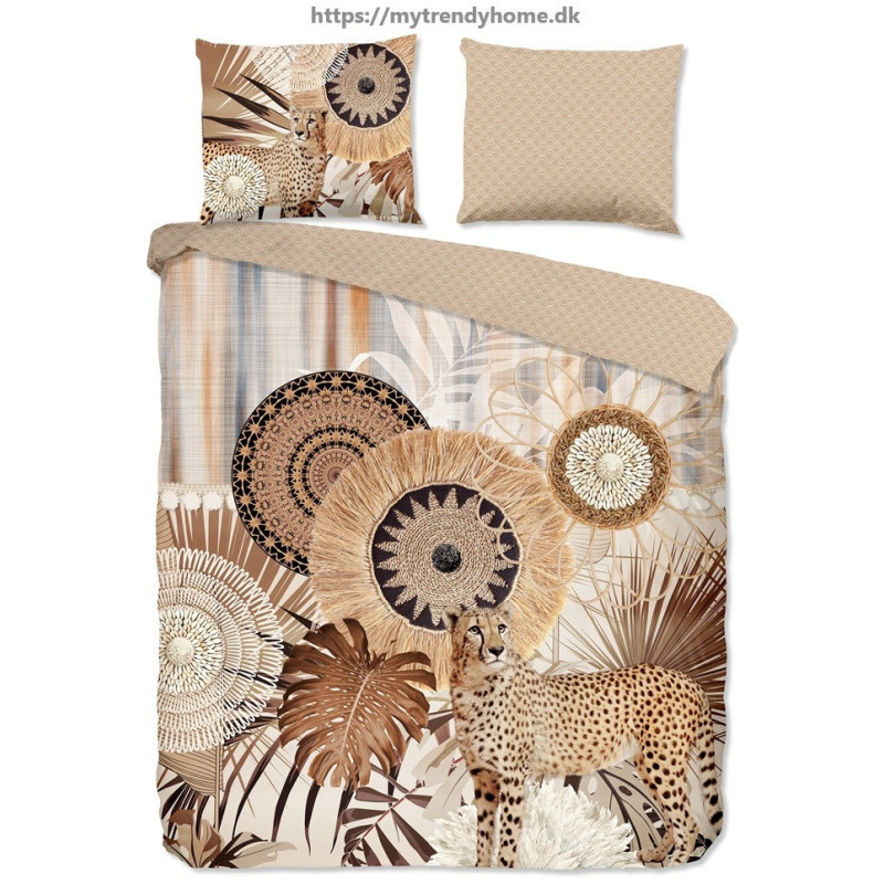Bomuldssatin sengetøj Raeni med mandala og leopard ornament fra MytrendyHome.dk