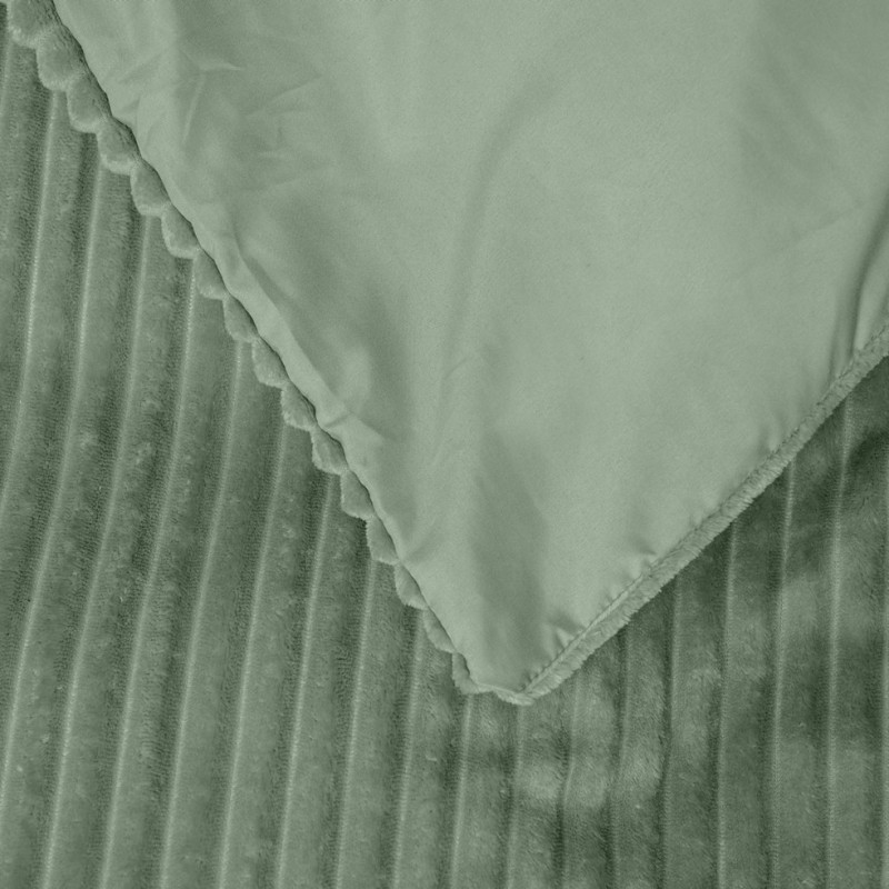 Sengetøj Rib Teddy Grøn med fløjs struktur af imiteret pels fra MyTrendyHome.dk