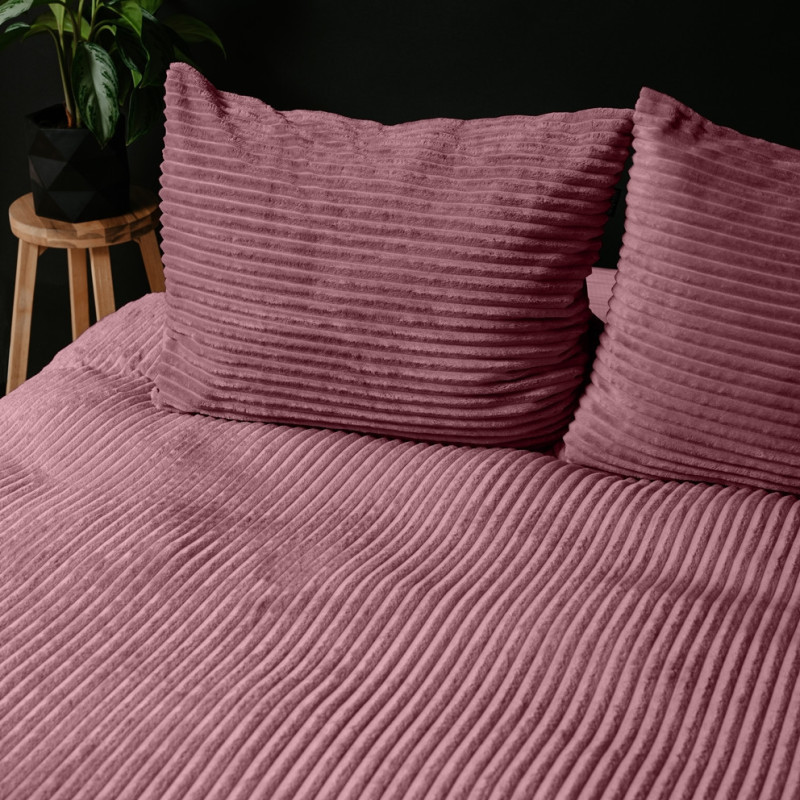 Sengetøj Rib Teddy Støvet Rosa med fløjs struktur af imiteret pels fra MyTrendyHome.dk