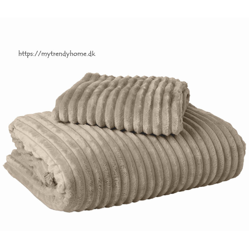 Sengetøj Rib Teddy Taupe med fløjs struktur af imiteret pels fra MyTrendyHome.dk