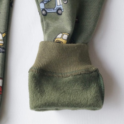 Børnebukser i varm jersey med arbejdsmaskiner mønster til køligt vejr.