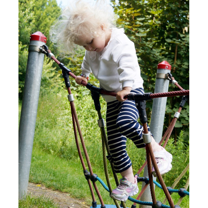 3/4 lange leggings med åbning nederst på benene dekoreret med sløjfer.