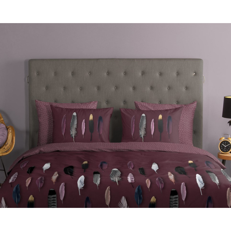 Bomuld Sengesæt Feathers bordeaux med fjer fra MytrendyHome.dk