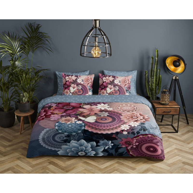Bomuldssatin sengetøj Asher med mandala ornament fra MytrendyHome.dk