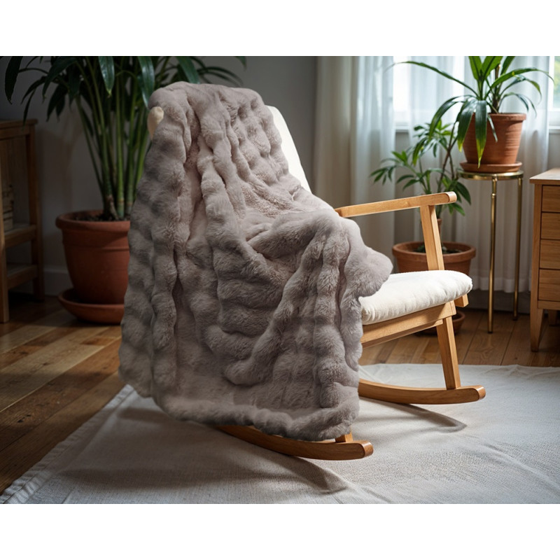 Pom kaninpels plaid Taupe/Rosa 150 x 200 cm fra MyTrendyHome.dk