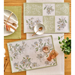 Dækkeserviet Magnolia med Blomster motiv fra MytrendyHome.dk