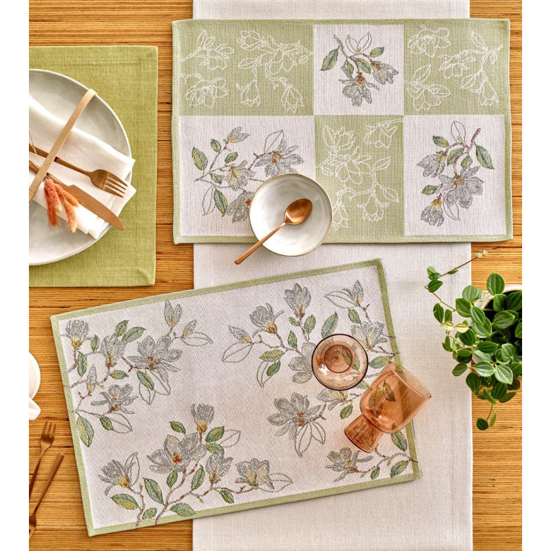 Dækkeserviet Magnolia med Blomster motiv fra MytrendyHome.dk