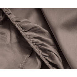 Faconlagen PrimaveraDeluxe Taupe 100% Bomuldssatin fra MyTrendyHome.dk