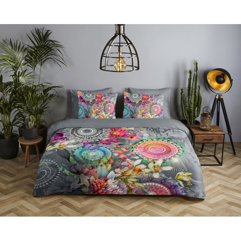 Sengetøj Olinga med sommerfugl og mandala ornament fra MytrendyHome.dk