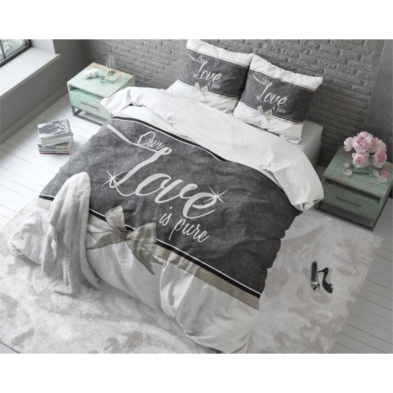 Sengesæt Pure Love White med Sløjfe og  Love på fra MyTrendyHome.dk