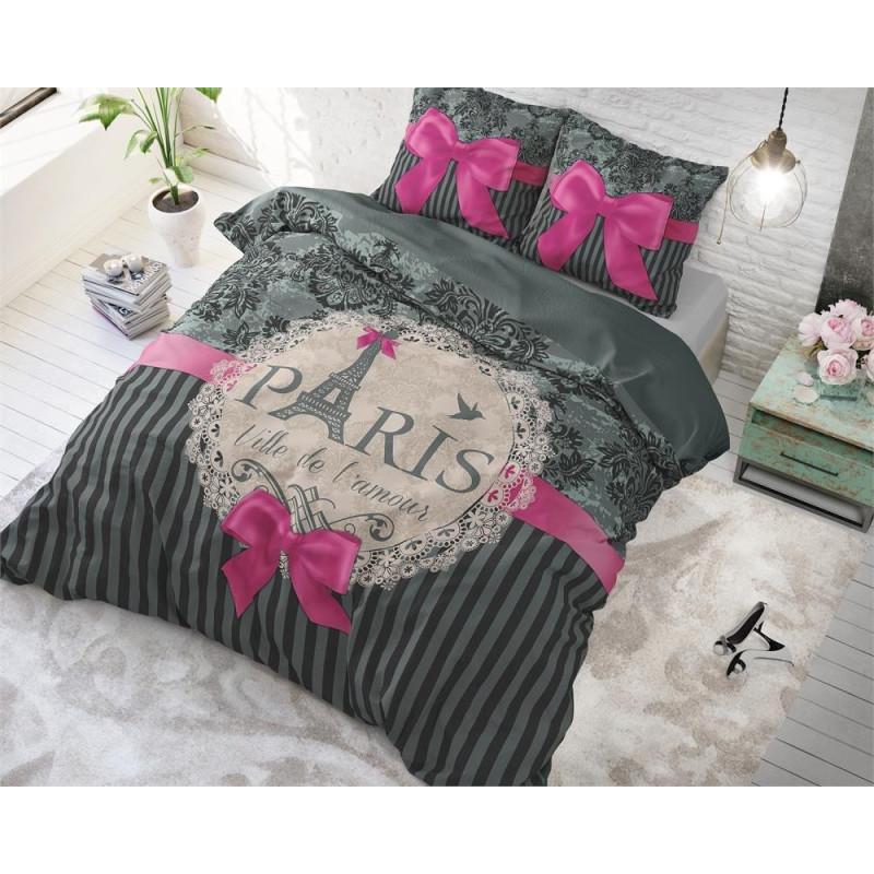 Sengesæt I Love Paris Pink med romantisk mønster fra MyTrendyHome.dk