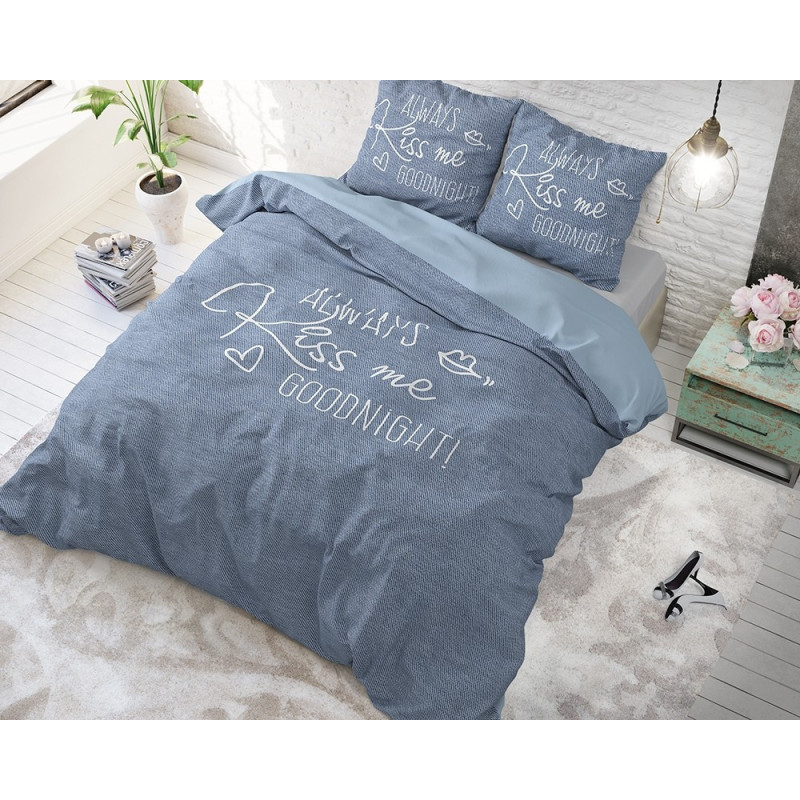 Sengesæt Always Kiss me Blue i 100% bomuld fra MyTrendyHome.dk