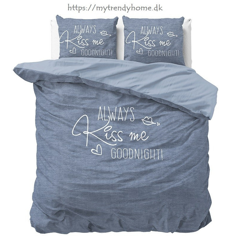 Sengesæt Always Kiss me Blue i 100% bomuld fra MyTrendyHome.dk