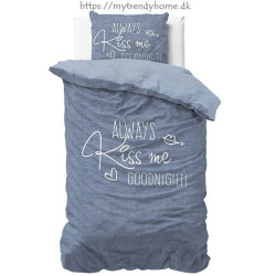 Sengesæt Always Kiss me Blue i 100% bomuld fra MyTrendyHome.dk