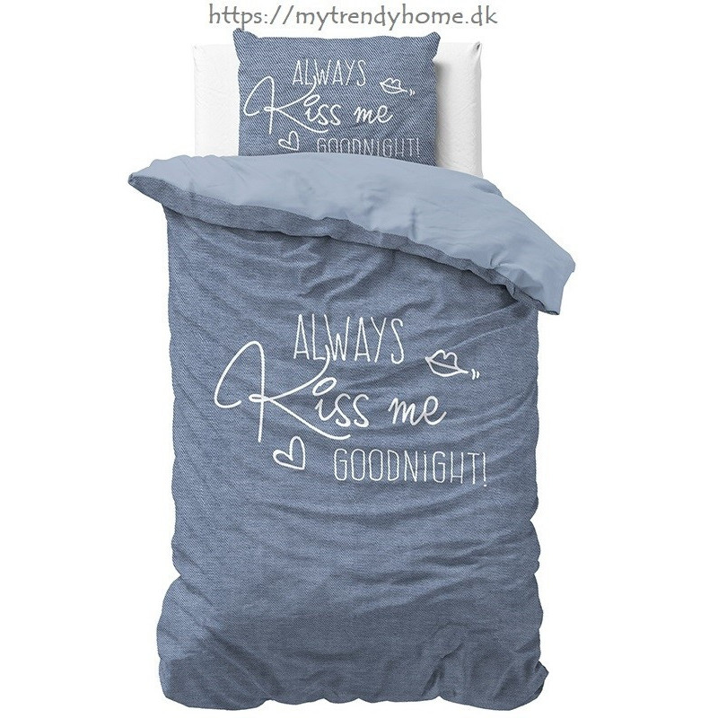 Sengesæt Always Kiss me Blue i 100% bomuld fra MyTrendyHome.dk